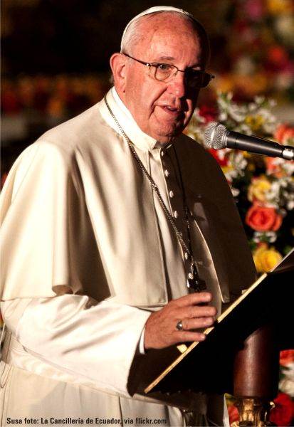 Papa Francisc: "Trăim al treilea război mondial"