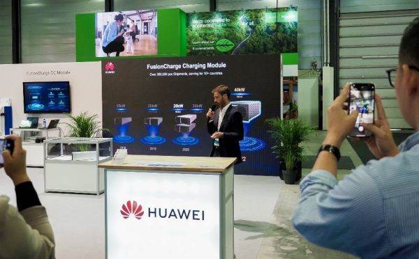 Huawei Digital Power a lansat noua generaţie FusionCharge 40 kW DC Charging Module la EVS35