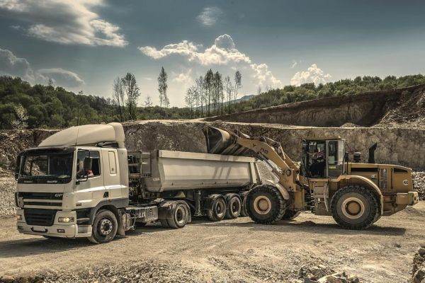 Volvo Trucks a început să testeze vehicule care folosesc "pile de combustie alimentate cu hidrogen"