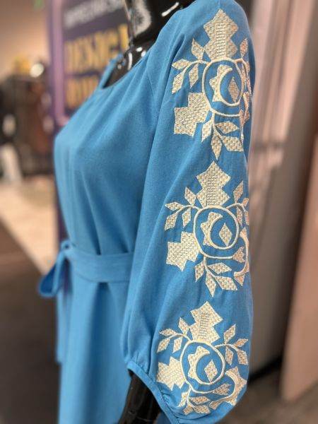 "Designerii români de fashion au potenţialul să creeze opere de artă, precum ia"
