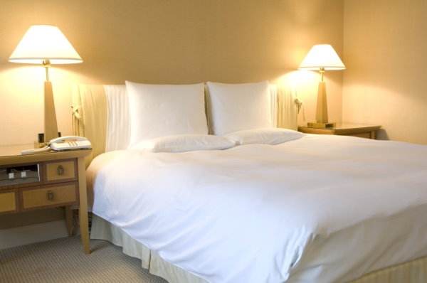 Turiştii români nu lasă bacşiş la hotel