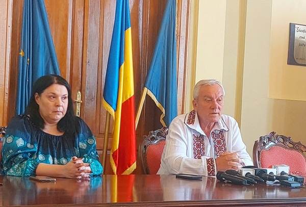  Luminiţa Colţeanu şi Constantin Toma