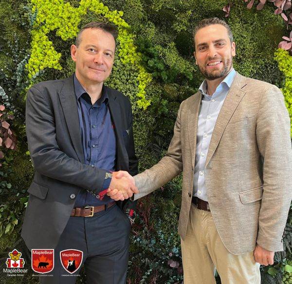 Luc Albinski, Executive Chairman of Vantage Capital şi Yann Bidan, General Manager al Maple Bear CEE