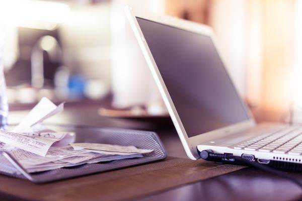 Facturarea electronică, obligatorie de la 1 iulie în România pentru anumite tranzacţii