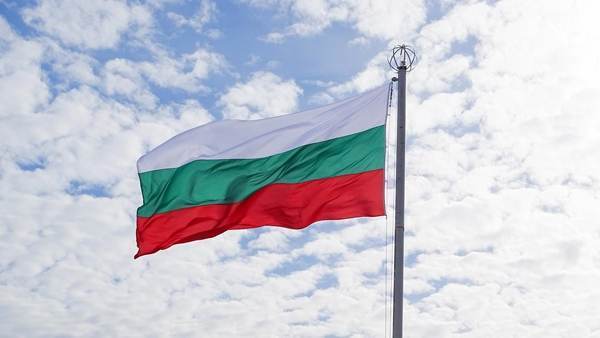Bulgaria blochează un transfer bancar către Ambasada Rusiei invocând sancţiunile UE