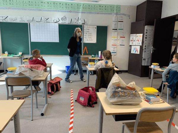 Programa încărcată şi birocraţia, printre nemulţumirile profesorilor
