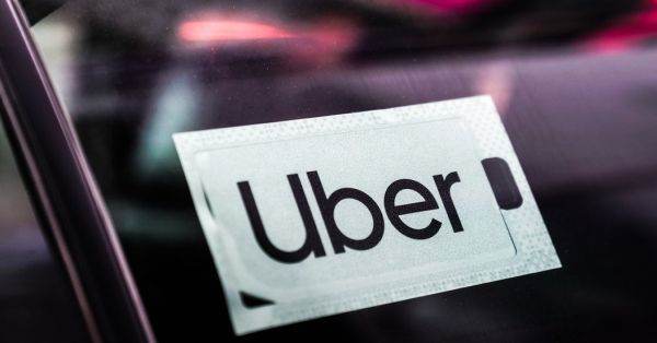 Uber a încălcat legile, a păcălit poliţia şi a făcut lobby în secret pe lângă guverne