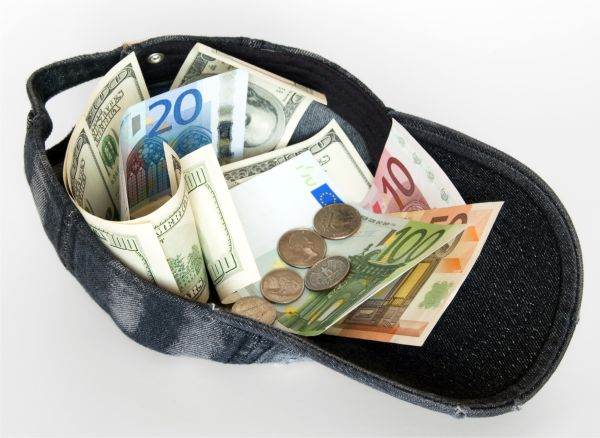 Euro, la paritate cu dolarul