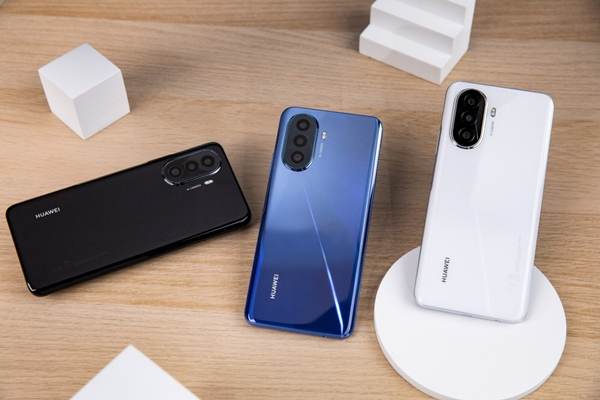 Huawei a lansat smartphone-ul nova Y70