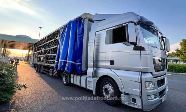 Peste 330 de tone de deşeuri au fost oprite de poliţiştii de frontieră la intrarea în ţară