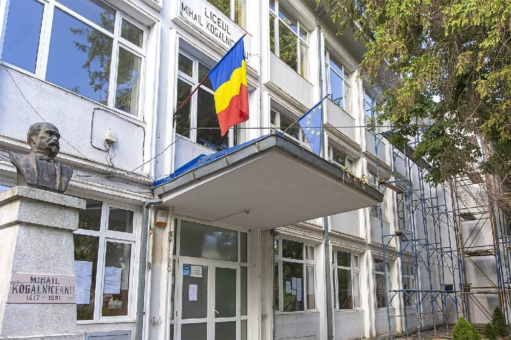 Peste 2 milioane lei pentru modernizarea unui colegiu din Galaţi