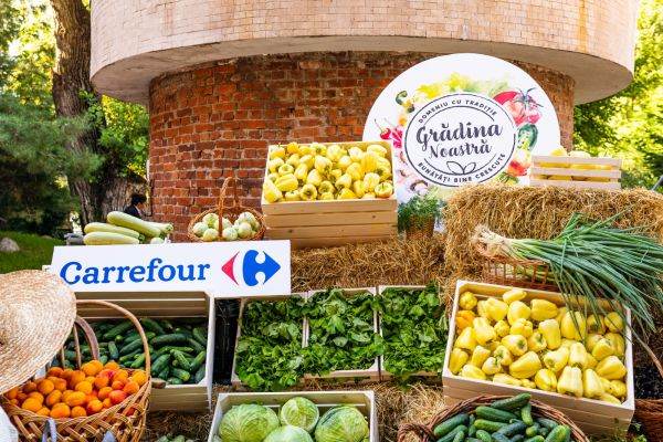 Carrefour a încheiat două noi parteneriate cu cooperative de producători locali