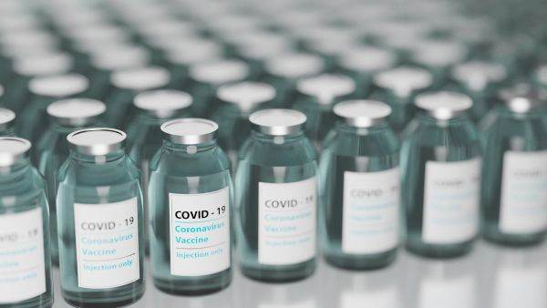 Comisia Europeană a renunţat la aproape toată comanda de 60 de milioane de doze ale vaccinului pentru Covid-19 
