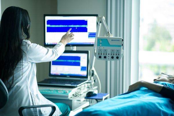 Ministerul Sănătăţii anunţă investiţii de peste 80 milioane euro în ambulatoriile de specialitate