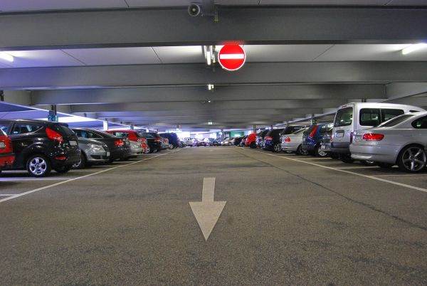 Plata taxei de parcare în Mamaia, suspendată între orele 19.00-9.00, până la sfârşitul anului