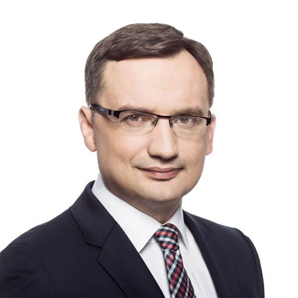 Ministrul polonez al justiţiei cere închisoare pentru cei care fac glume despre Biserica Catolică
