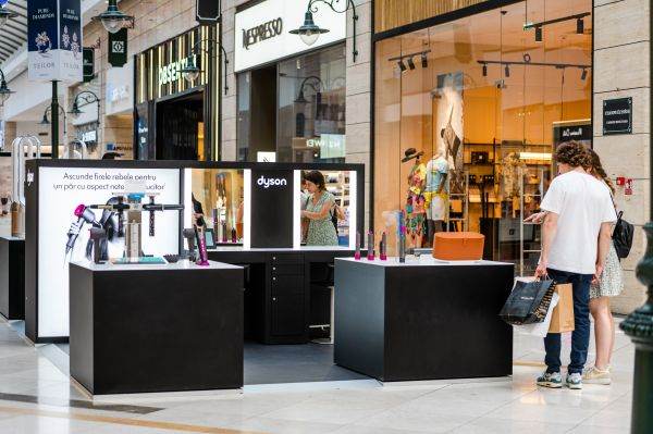 Dyson deschide în Bucureşti primul magazin de prezentare din ţară