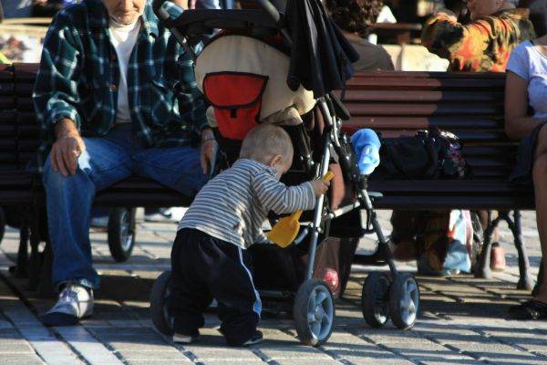 Ajutor pentru creşterea a zeci de mii de copii