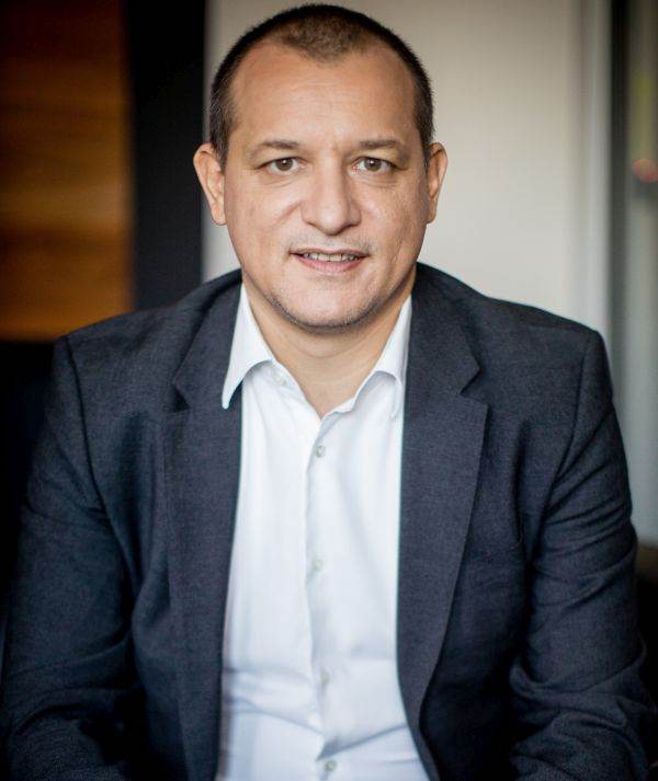 Cristian Sporiş, vicepreşedinte Corporaţii la Raiffeisen Bank