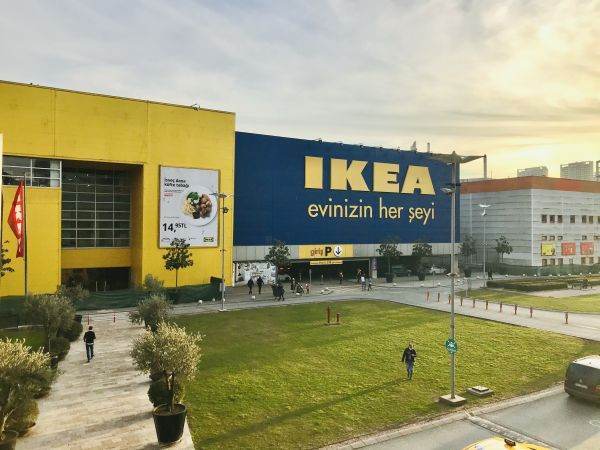 IKEA a decis să-şi lichideze divizia din Rusia