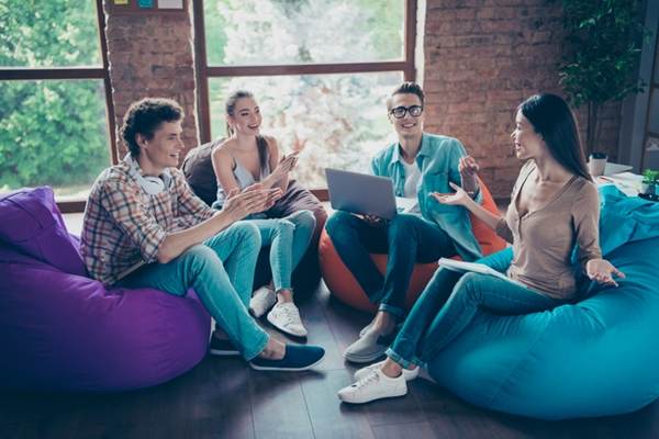 Huawei România lansează înscrierile pentru programul "Seeds for the Future" dedicat studenţilor