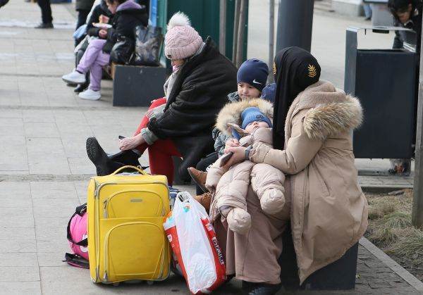 Peste 400 de permise de şedere, acordate în ultime 24 de ore