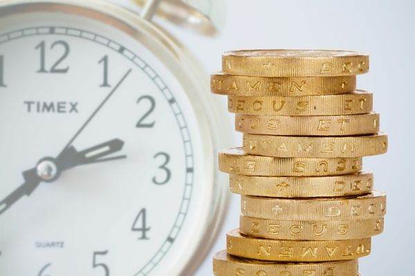 Ucraina a declanşat un eveniment de restructurare, prin blocarea plăţii datoriilor suverane
