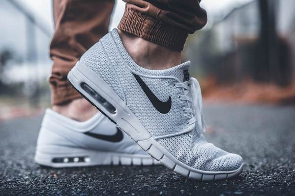 Nike şi Adidas au ajuns la un acord în litigiile din SUA referitoare la tehnologia utilizată la încălţămintea de atletism