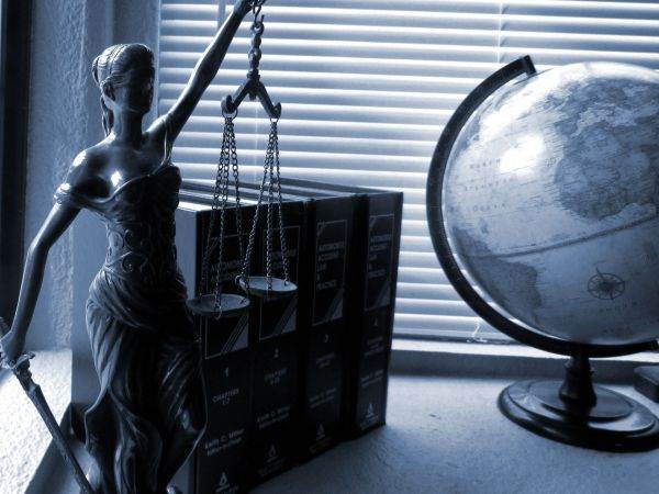 Pachetul privind modificarea legilor Justiţiei a trecut de Guvern