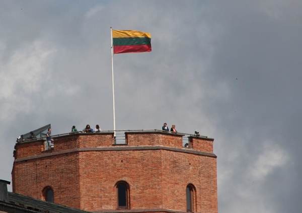 Lituania a finalizat construcţia barierei de-a lungul frontierei sale cu Belarus