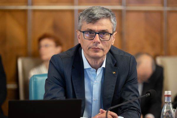 Virgil Popescu, scos din nou la lecţie de parlamentarii USR