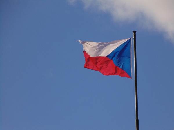 Guvernul ceh a supravieţuit unei moţiuni de neîncredere pe tema preţurilor la energie