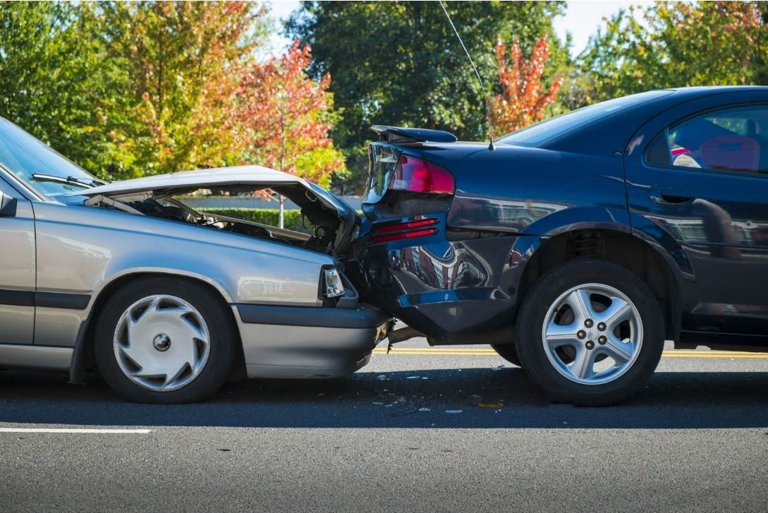 Deoarece 57,11% dintre maşinile second hand din România sunt avariate, dealerii găsesc cu greu vehicule de calitate
