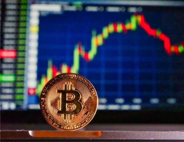 "Rusia va legaliza utilizarea criptomonedelor pentru comerţul internaţional"