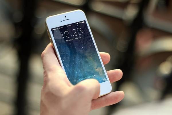 Apple, amendată în Brazilia pentru că vinde telefoane fără încărcător