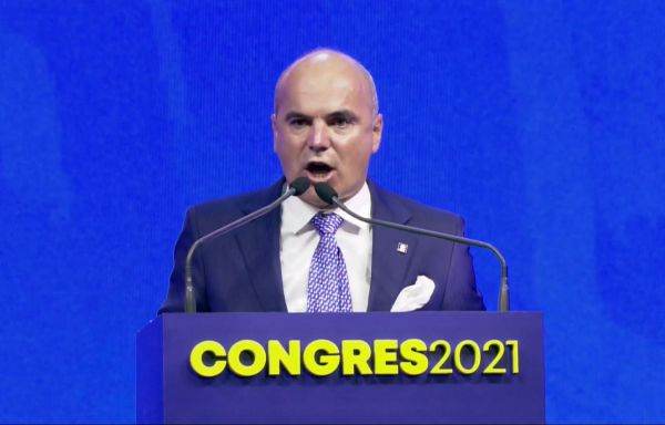 Rareş Bogdan susţine că "post-comuniştii şi securiştii au nenorocit România", nu politicienii