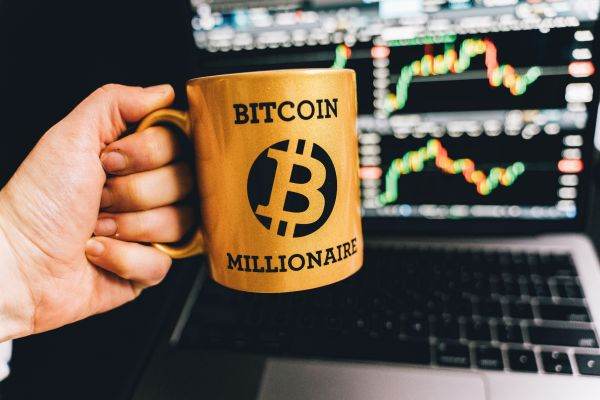 "Anii cu dobânzi zero au distrus structura economică şi au creat bule precum Bitcoin"