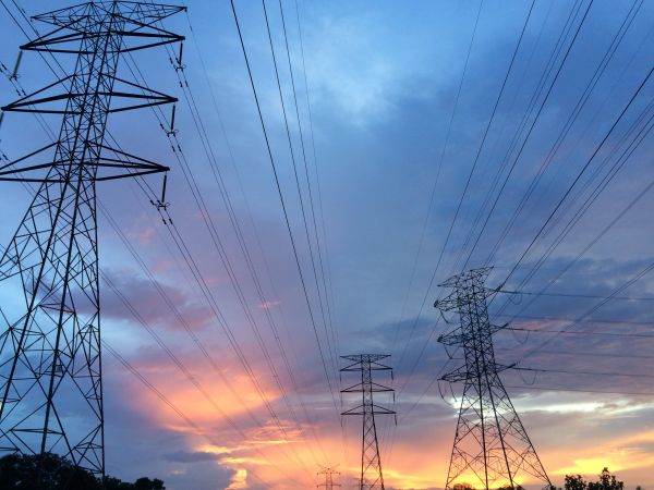 Preţul maxim al energiei electrice - 2.906,17 lei/MWh