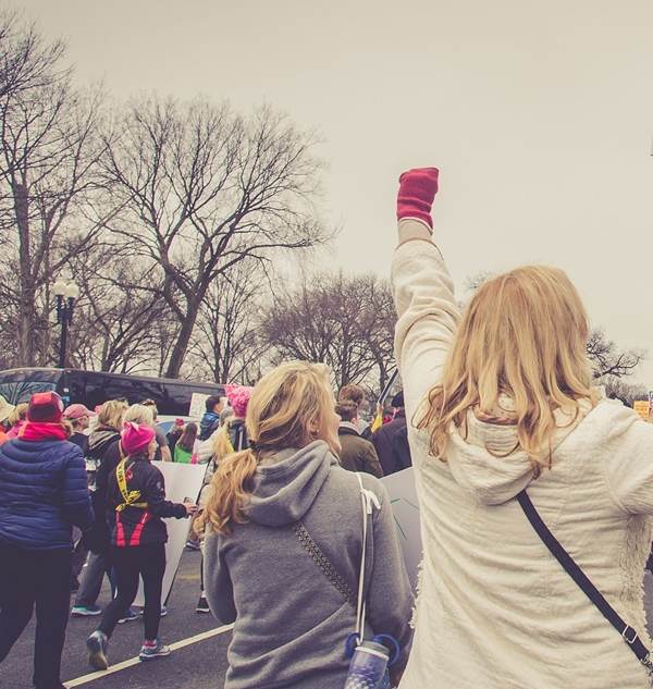 Protest organizat de AUR în Piaţa Universităţii