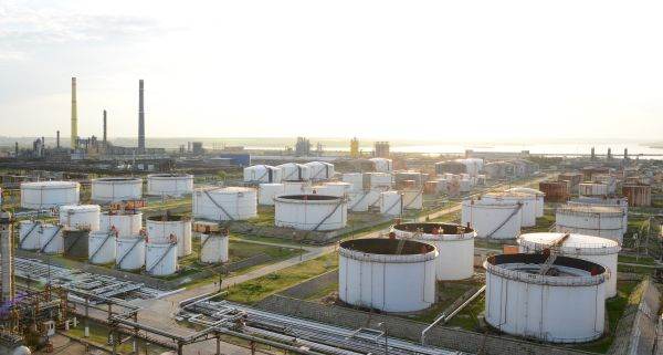 Rompetrol Rafinare investeşte în capacităţile de stocare