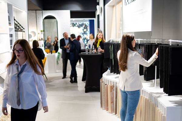 CESAROM deschide noul showroom din Bucureşti