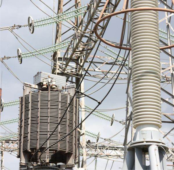 Primele efecte ale dezindustrializării - energia electrică se ieftineşte