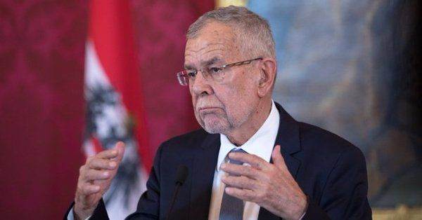 Alexander Van der Bellen a câştigat alegerile prezidenţiale din Austria