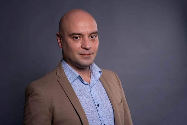 Ce trebuie să facă românii care au credite raportate la ROBOR?