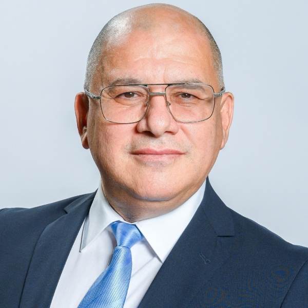 "Nu-i mai putem lăsa pe aleşii locali să încaseze la urne decontul birocraţiei excesive"