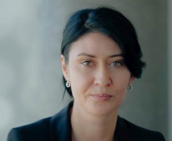 Iulia Bratu, Partener, Head of Lead Advisory, Strategie şi Tranzacţii, EY România