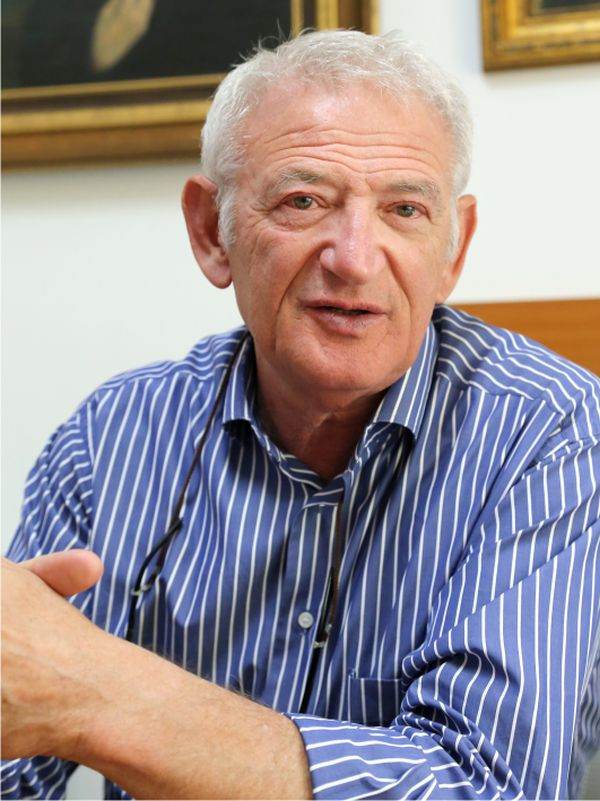 Nu cred că Guvernul trebuie să intre în analiza salariilor pentru compensarea electricităţii