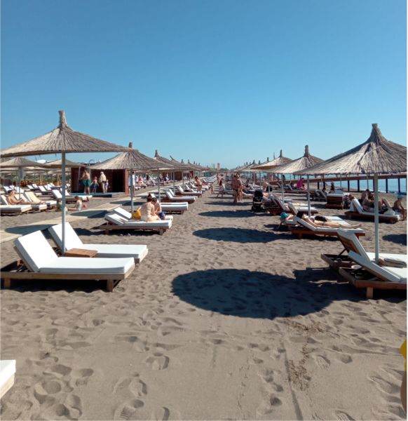 Litoralul românesc, în derivă