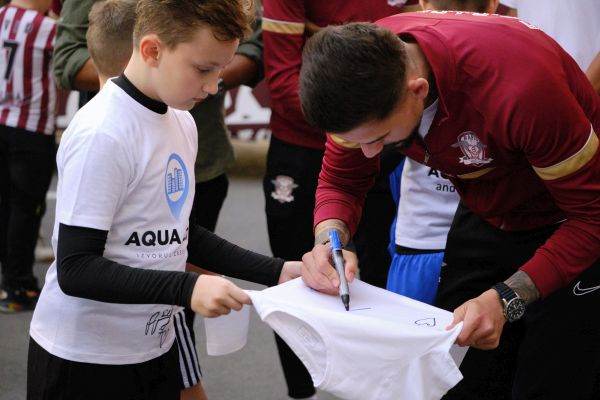 Sefer, Ioniţă, Käit, Emmers şi Albu, jucătorii Rapidului care au jucat un meci amical alături de copiii din Aqua City