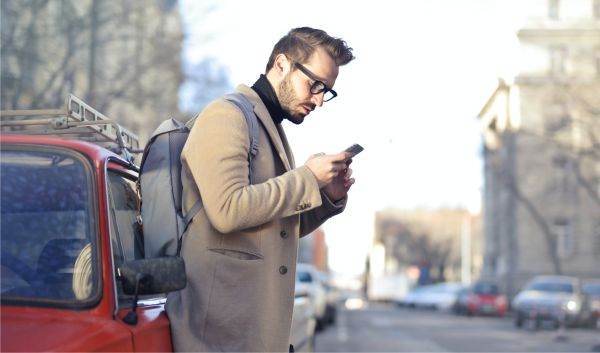 Deşi taxează în euro, companiile telecom trec la indexarea cu inflaţia în lei
